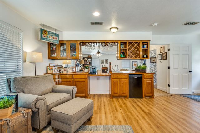 2982 Fm 2194, Farmersville, TX 75442