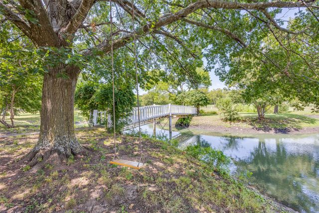 2982 Fm 2194, Farmersville, TX 75442