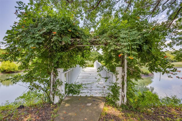 2982 Fm 2194, Farmersville, TX 75442