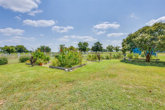 2982 Fm 2194, Farmersville, TX 75442