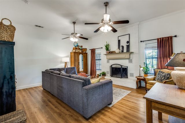 2982 Fm 2194, Farmersville, TX 75442