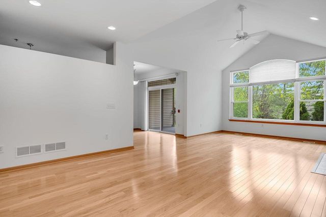18241 Wisconsin AVENUE, Brookfield, WI 53045