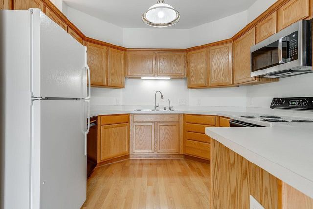 18241 Wisconsin AVENUE, Brookfield, WI 53045
