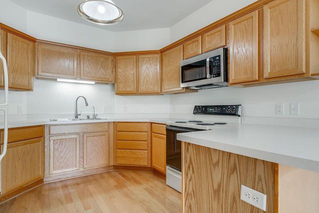 18241 Wisconsin AVENUE, Brookfield, WI 53045