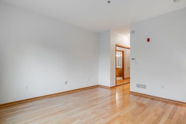 18241 Wisconsin AVENUE, Brookfield, WI 53045