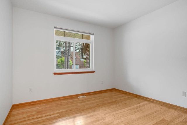 18241 Wisconsin AVENUE, Brookfield, WI 53045