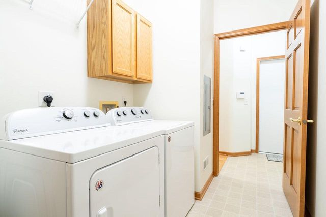 18241 Wisconsin AVENUE, Brookfield, WI 53045