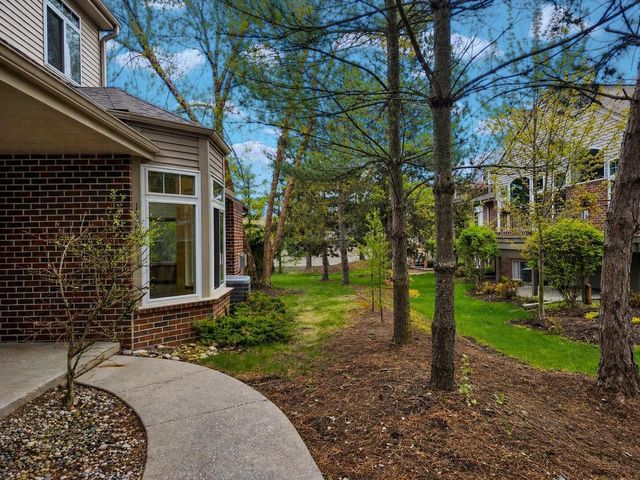 18241 Wisconsin AVENUE, Brookfield, WI 53045