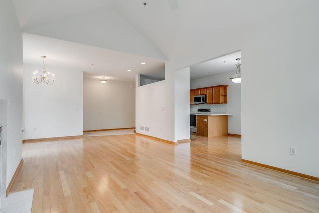 18241 Wisconsin AVENUE, Brookfield, WI 53045