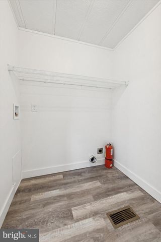 8 CHEROKEE LN, Honey Brook, PA 19344