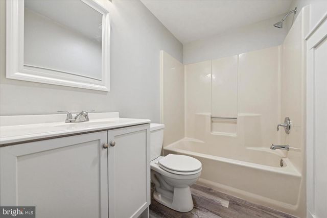 8 CHEROKEE LN, Honey Brook, PA 19344