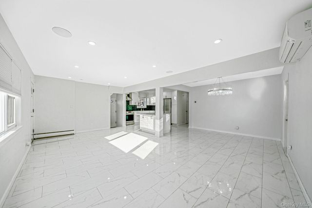 1 Munro Boulevard, Valley Stream, NY 11581