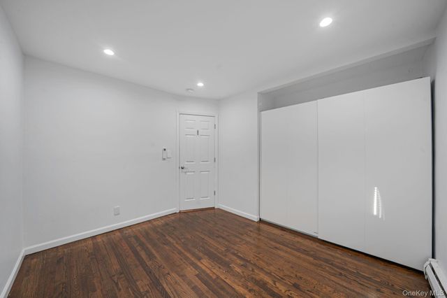 1 Munro Boulevard, Valley Stream, NY 11581