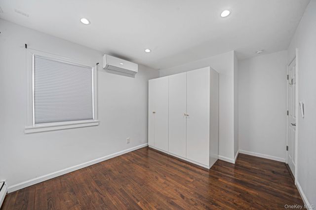 1 Munro Boulevard, Valley Stream, NY 11581