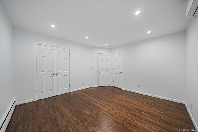 1 Munro Boulevard, Valley Stream, NY 11581