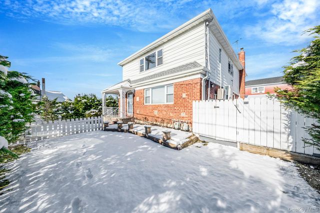 1 Munro Boulevard, Valley Stream, NY 11581