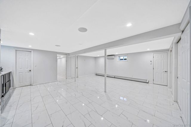 1 Munro Boulevard, Valley Stream, NY 11581