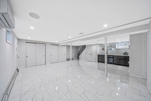 1 Munro Boulevard, Valley Stream, NY 11581