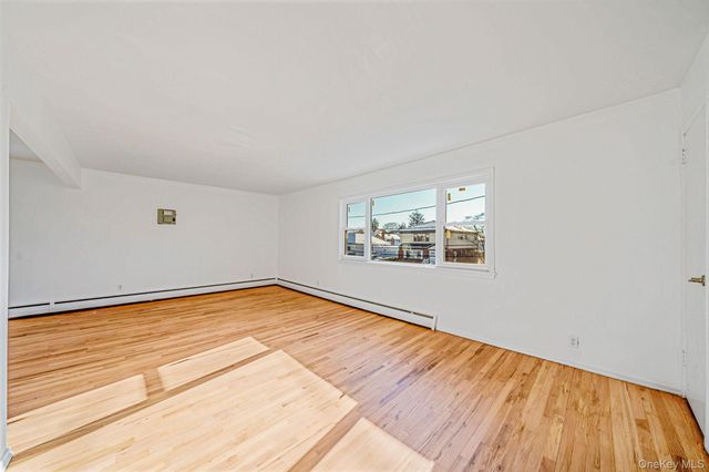 1 Munro Boulevard, Valley Stream, NY 11581