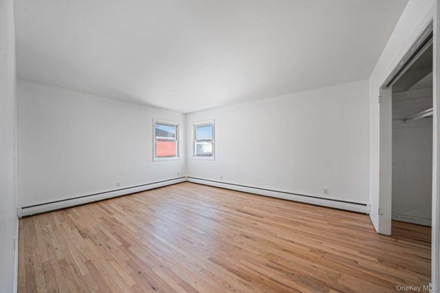 1 Munro Boulevard, Valley Stream, NY 11581