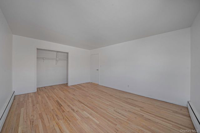 1 Munro Boulevard, Valley Stream, NY 11581