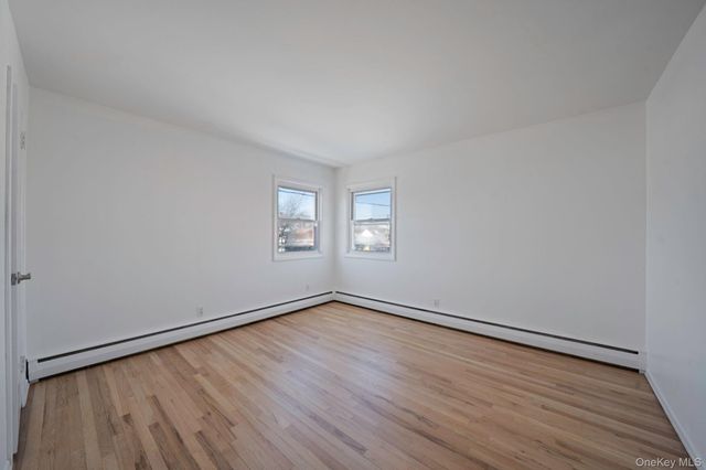 1 Munro Boulevard, Valley Stream, NY 11581