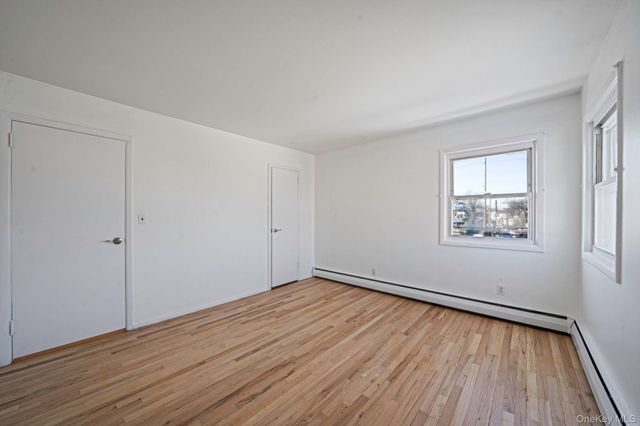 1 Munro Boulevard, Valley Stream, NY 11581