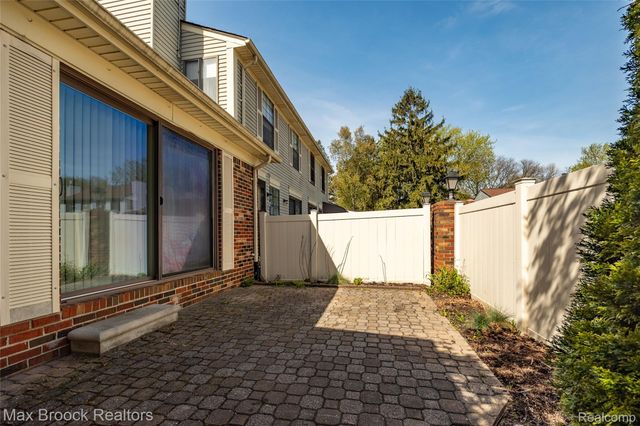 38681 Golfview W Drive 40, Clinton Charter Township, MI 48038