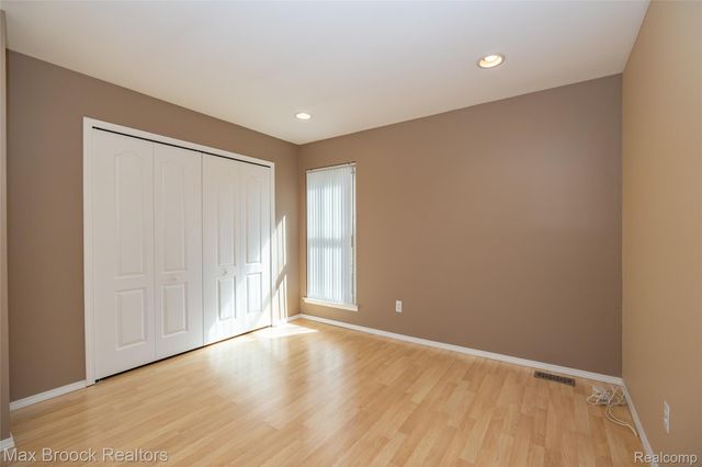 38681 Golfview W Drive 40, Clinton Charter Township, MI 48038