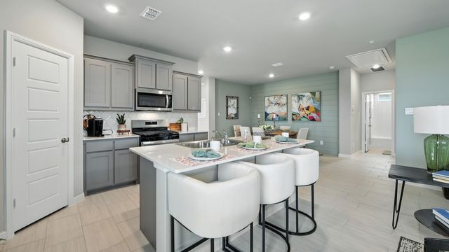 653 HARVEY Street, Grandview, TX 76050