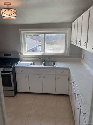 103 S. Jessie, Pontiac, MI 48342