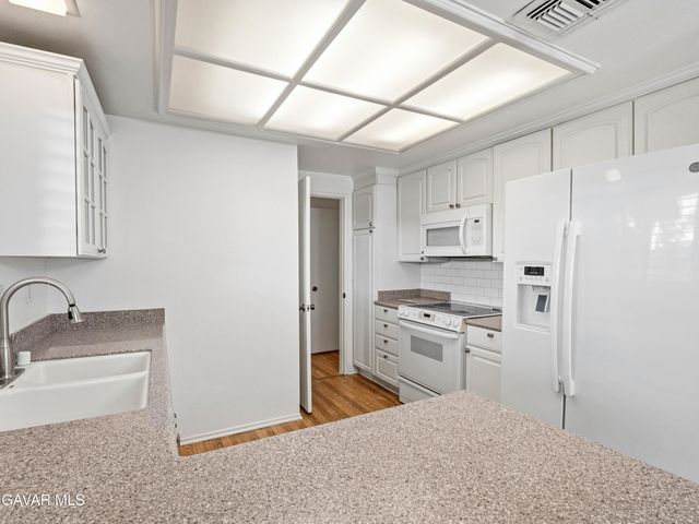 42841 W 15th Street #8, Lancaster, CA 93534