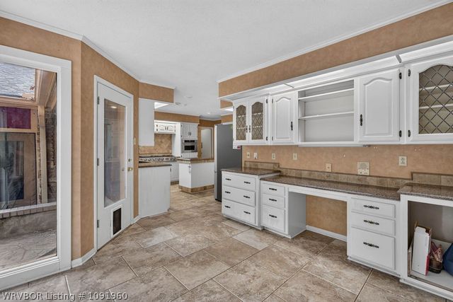 3707 Old Oaks Lane, Fort Smith, AR 72903