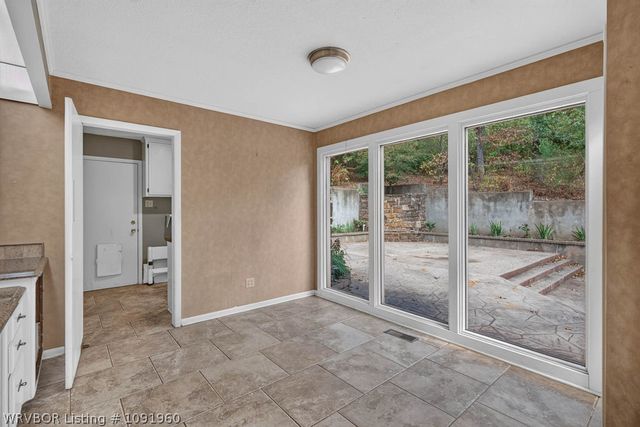 3707 Old Oaks Lane, Fort Smith, AR 72903