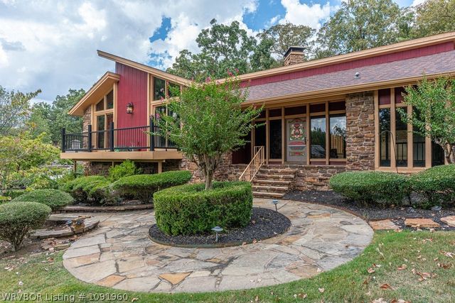 3707 Old Oaks Lane, Fort Smith, AR 72903