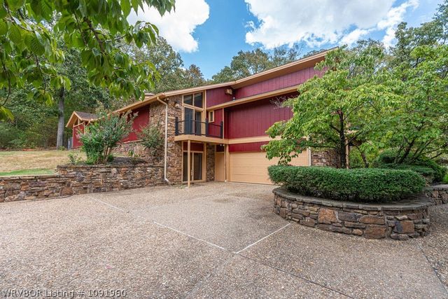3707 Old Oaks Lane, Fort Smith, AR 72903