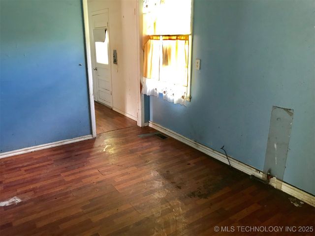 1055 N New Haven Avenue, Tulsa, OK 74115