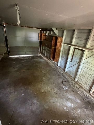 1055 N New Haven Avenue, Tulsa, OK 74115