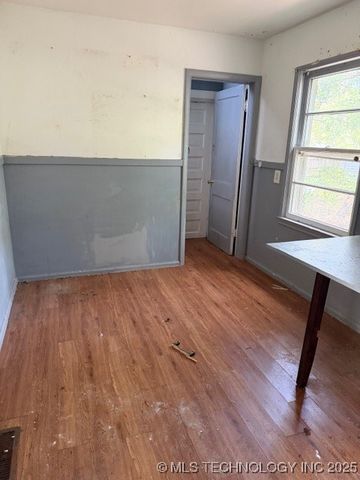 1055 N New Haven Avenue, Tulsa, OK 74115