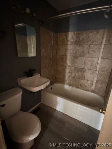 1055 N New Haven Avenue, Tulsa, OK 74115