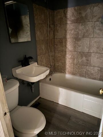 1055 N New Haven Avenue, Tulsa, OK 74115