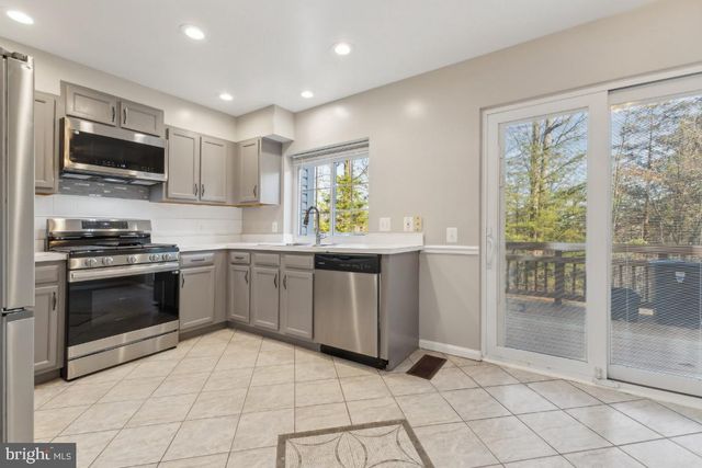 13085 CAROLYN FOREST DR, Woodbridge, VA 22192