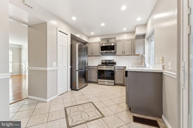 13085 CAROLYN FOREST DR, Woodbridge, VA 22192