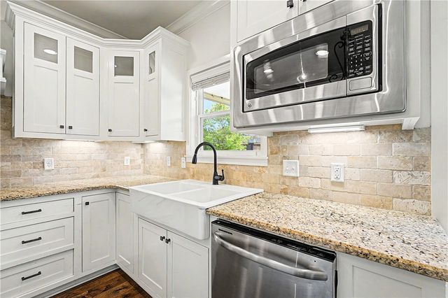 1213 Chancery Lane, Cave Springs, AR 72718