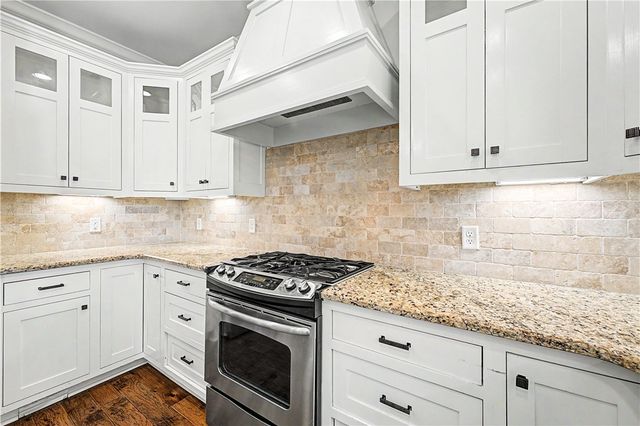 1213 Chancery Lane, Cave Springs, AR 72718
