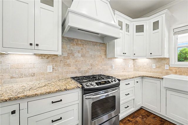 1213 Chancery Lane, Cave Springs, AR 72718