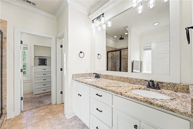 1213 Chancery Lane, Cave Springs, AR 72718