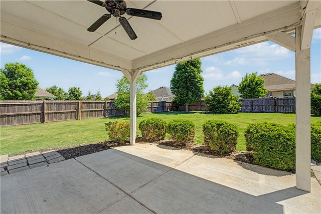 1213 Chancery Lane, Cave Springs, AR 72718