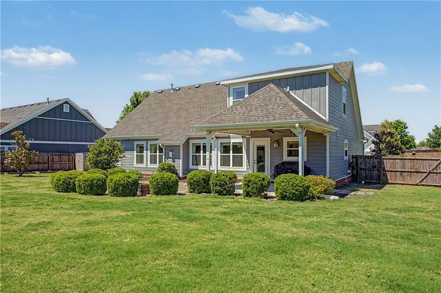 1213 Chancery Lane, Cave Springs, AR 72718