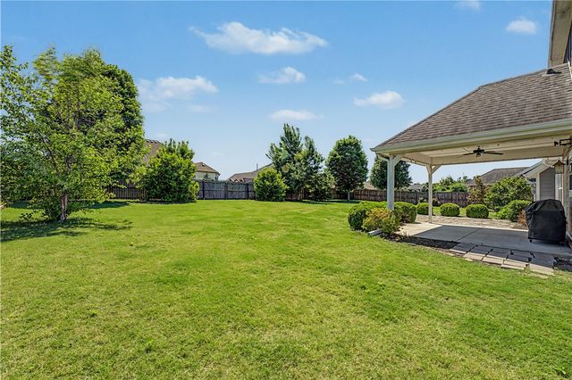1213 Chancery Lane, Cave Springs, AR 72718